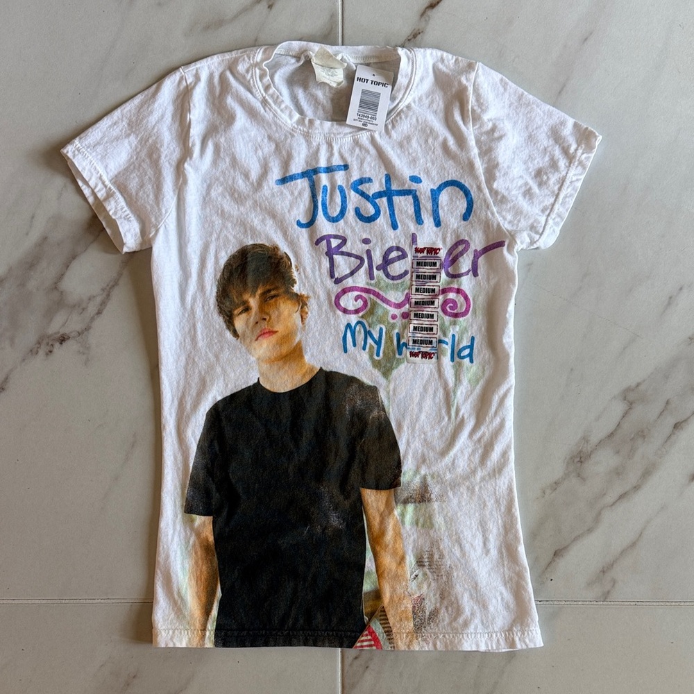 Hot Topic White Vintage Justin Bieber Graphic Tee with Blue & Purple Print